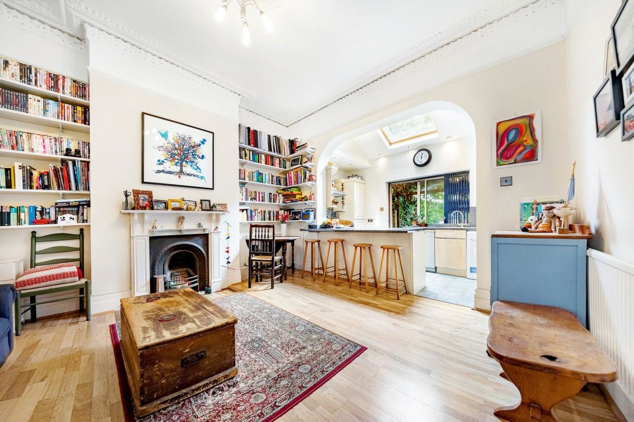 Flat for sale on Leander Road, SW2, Ref 29092489 Keating Estates