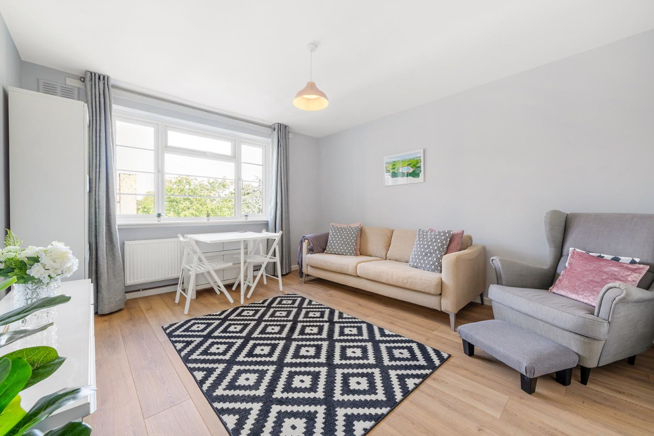 Crownstone Road, SW2