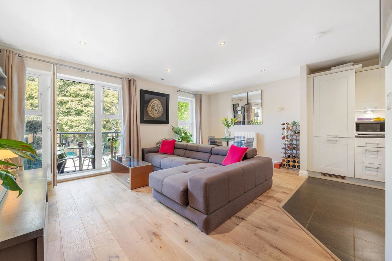 Kings Avenue, SW4