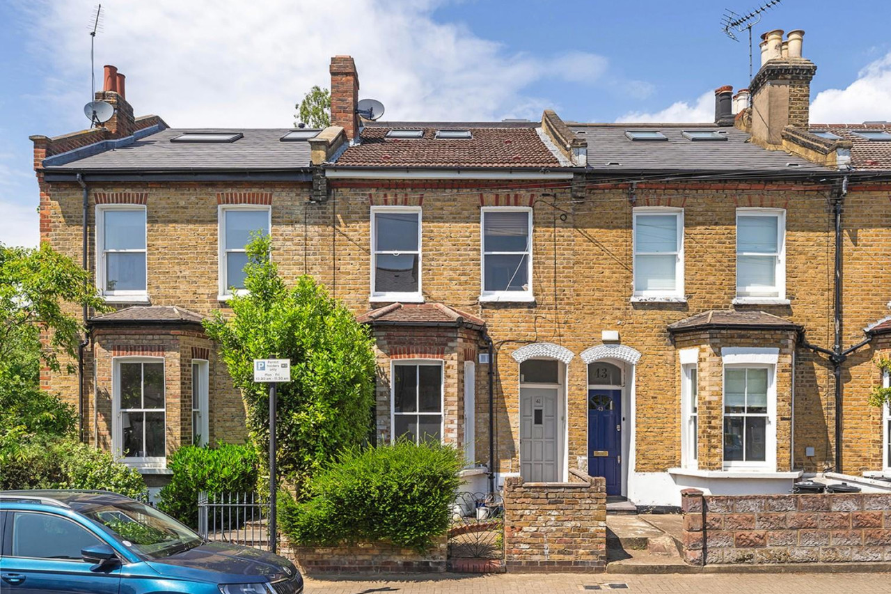 Temperley Road, SW12
