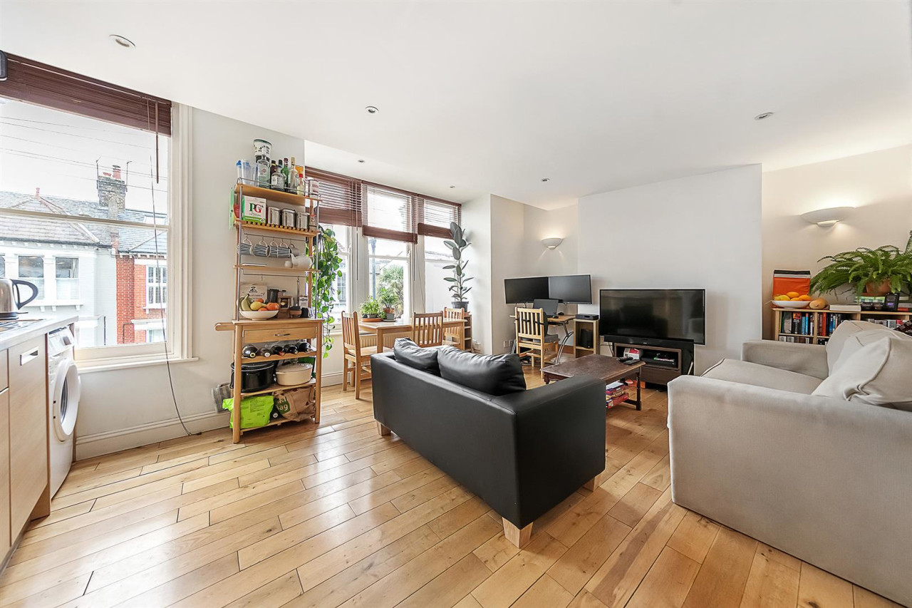 Voltaire Road, SW4