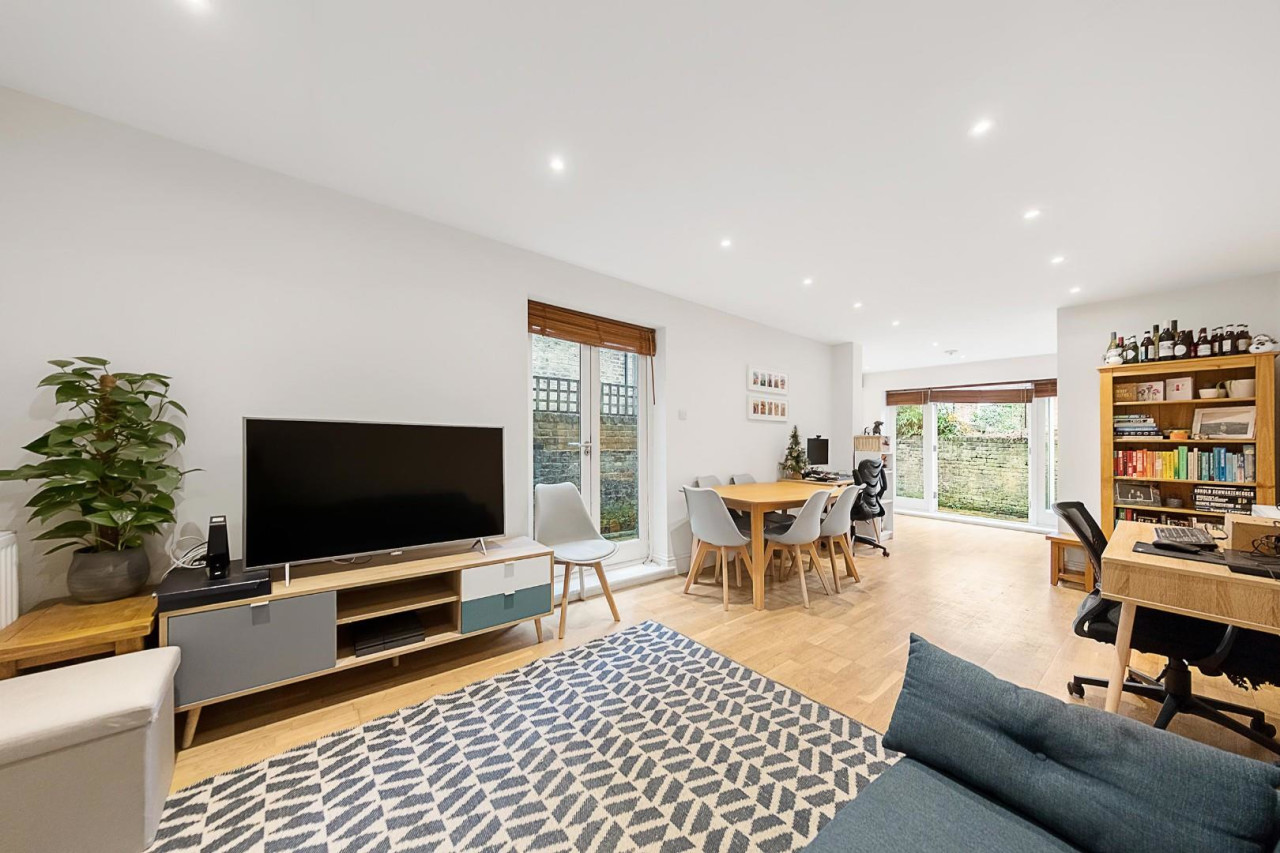 Brading Road, SW2