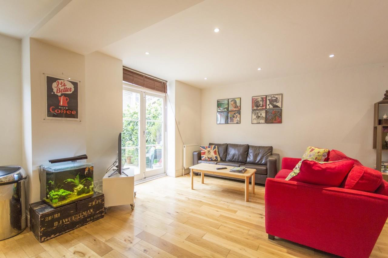 Voltaire Road, SW4