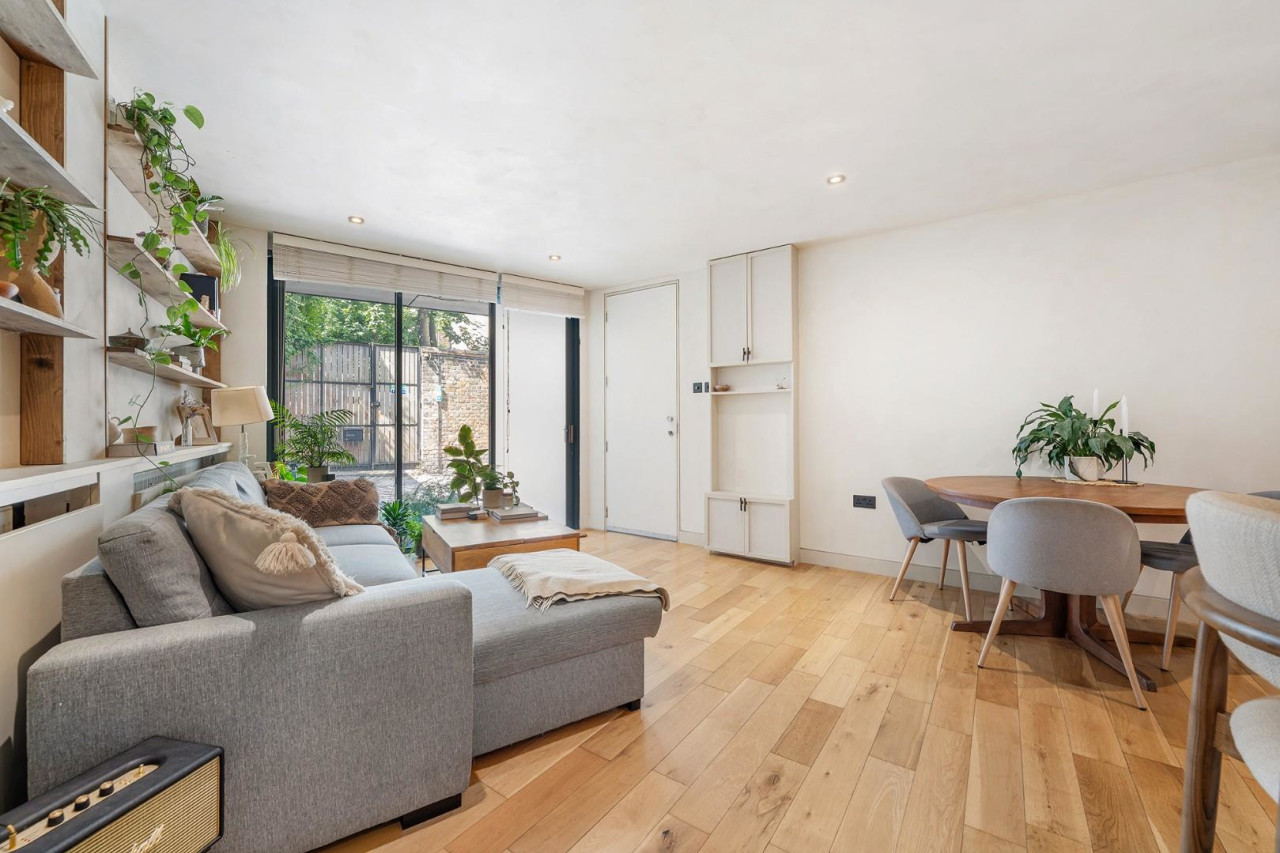 Cadmus Close, SW4