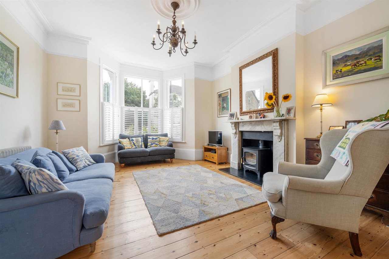 Deronda Road, SE24