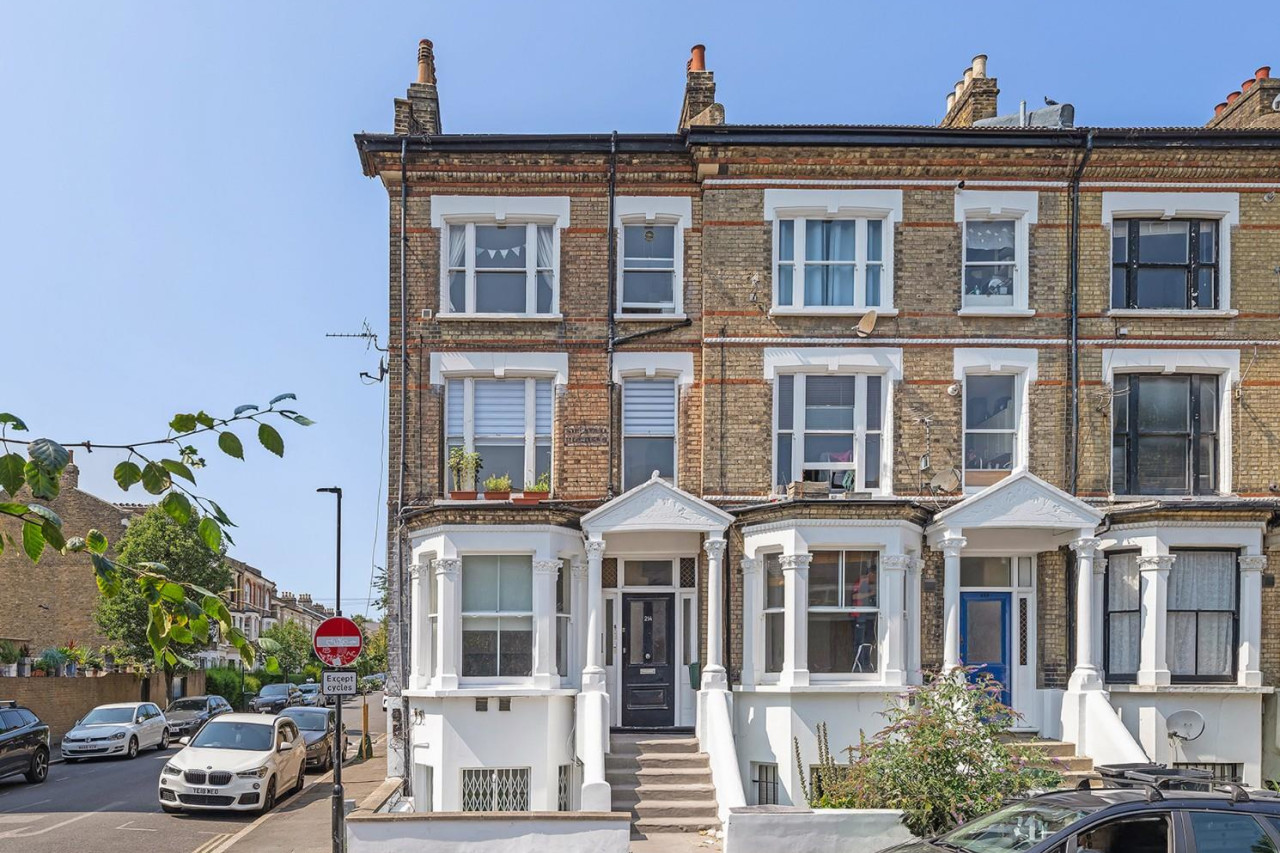 Stockwell Road, SW9