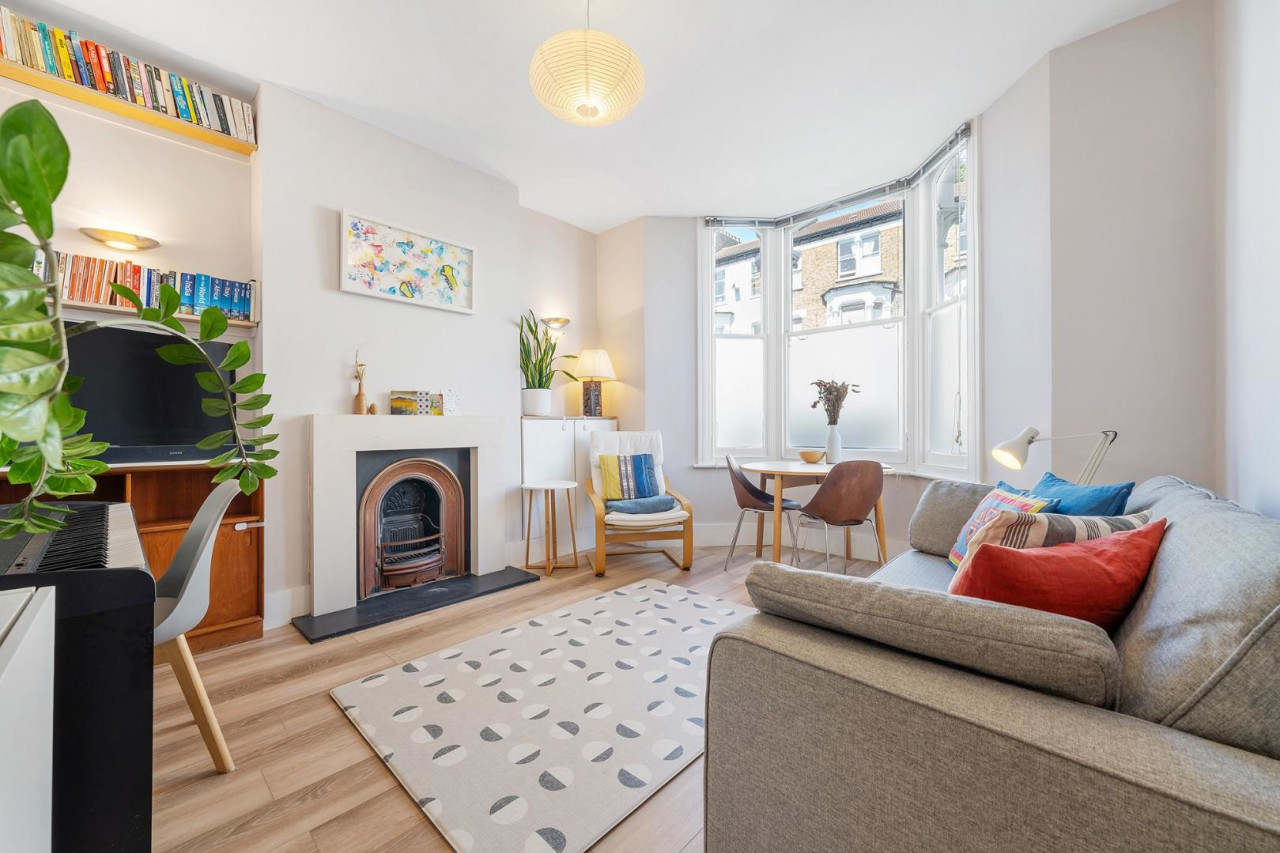 Saltoun Road, SW2