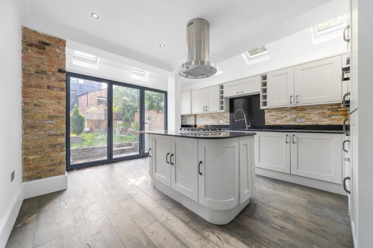 Dalyell Road, SW9