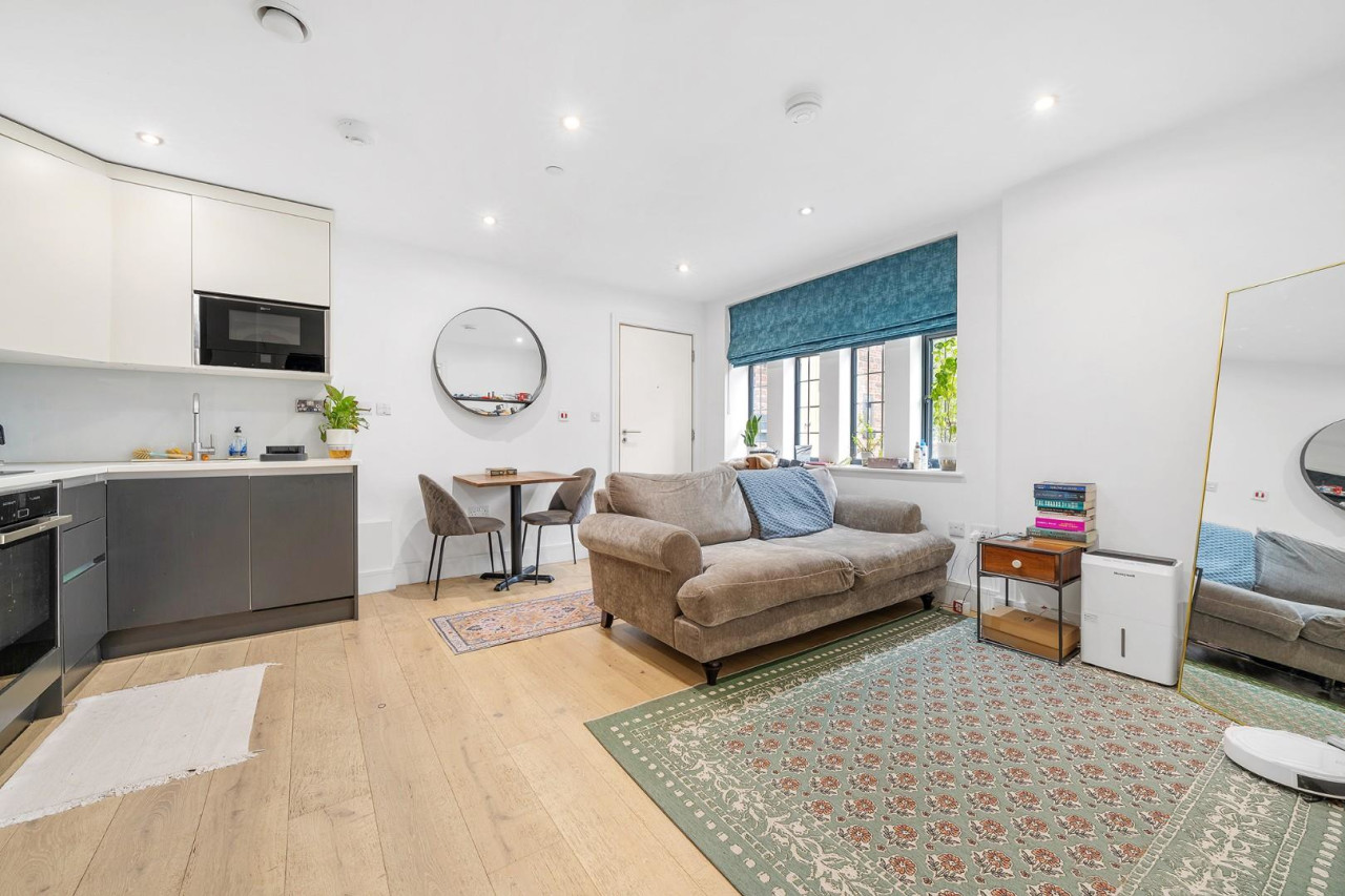 Crescent Lane, Abbeville Road, SW4