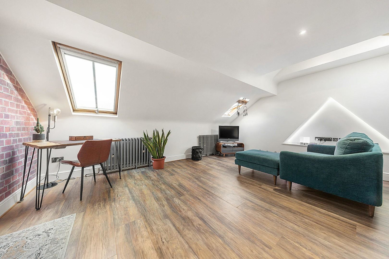 Holmewood Gardens, SW2