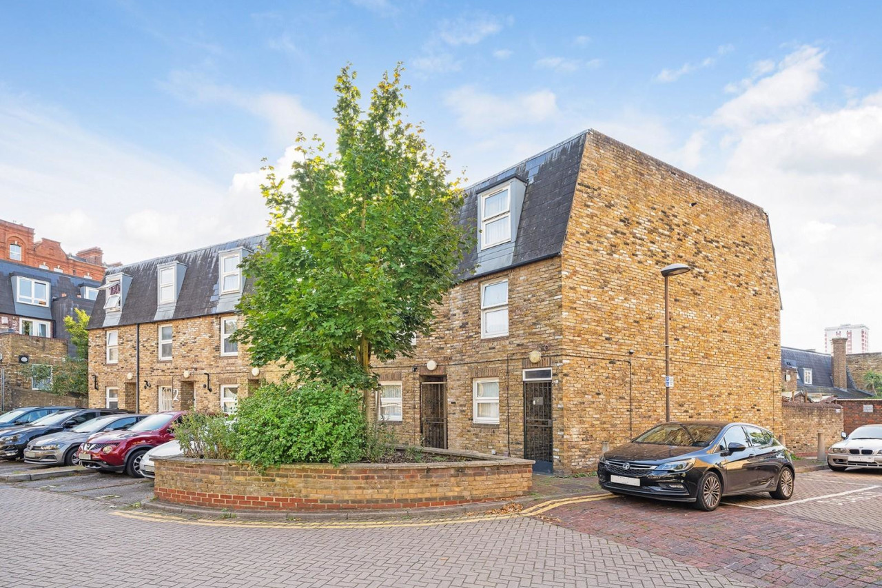 Walton Close, SW8