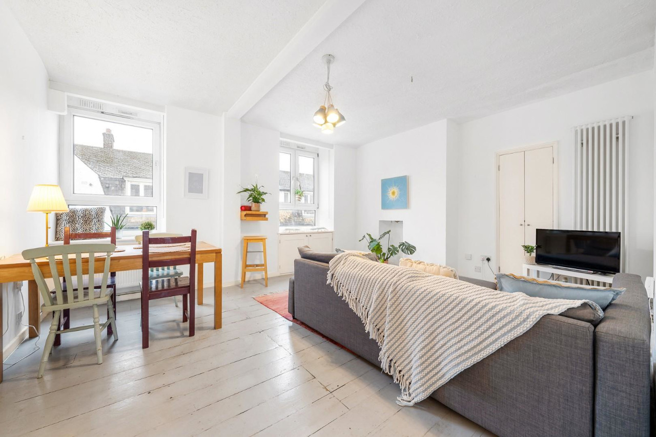 Renton Close, SW2