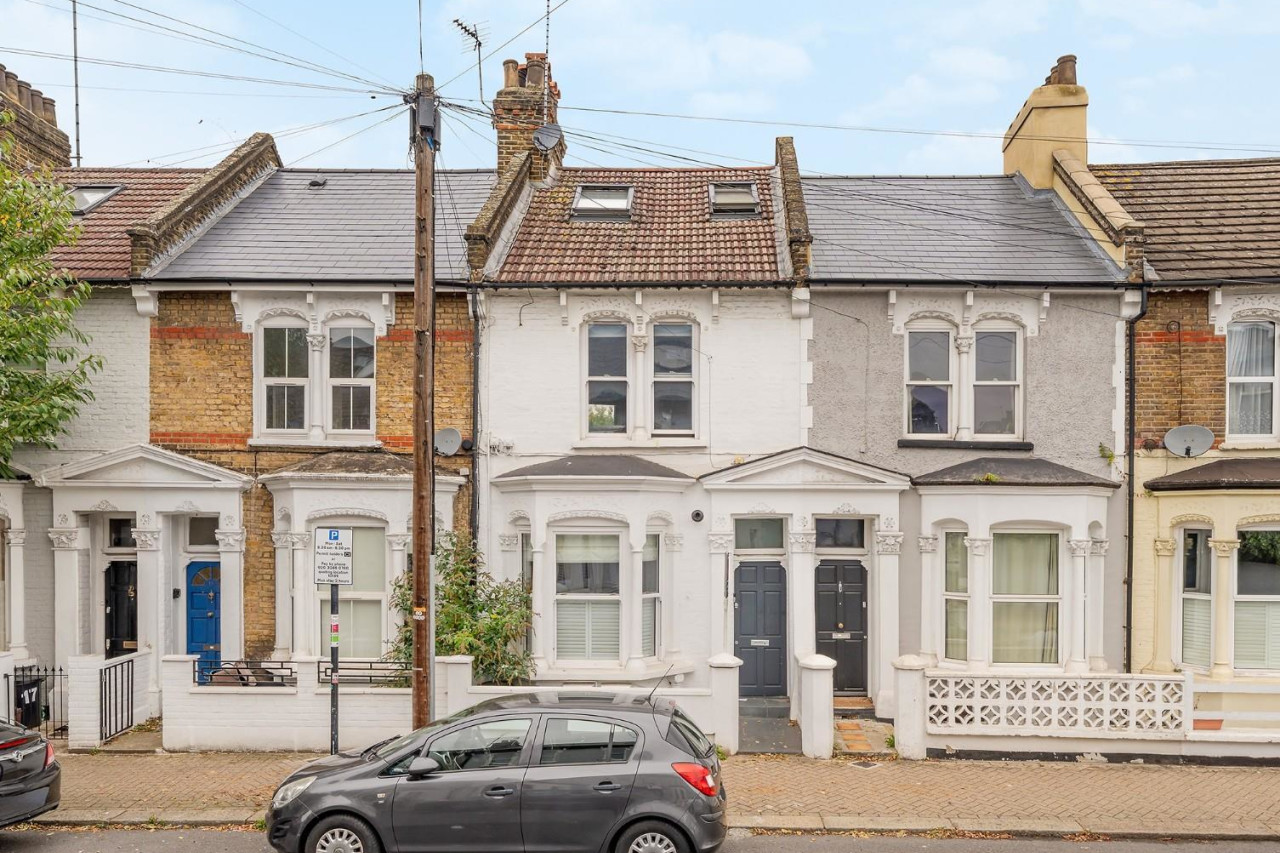 Amies Street, SW11