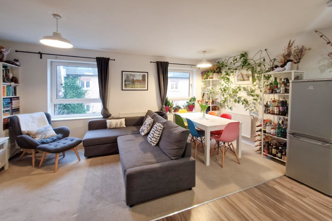 Balham New Road, SW12