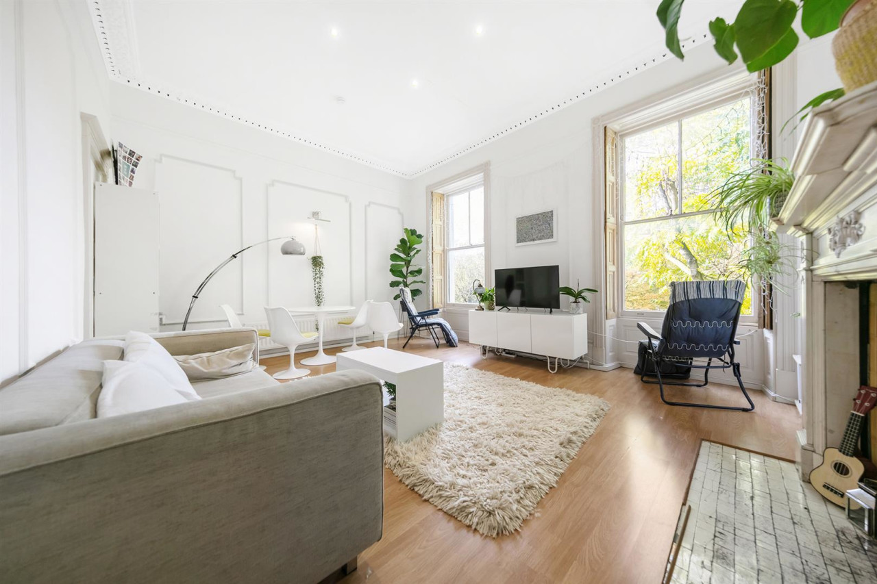 Clapham Common South Side, SW4