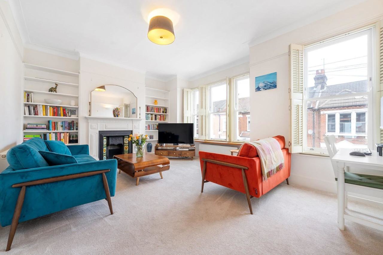 Hazelbourne Road, SW12
