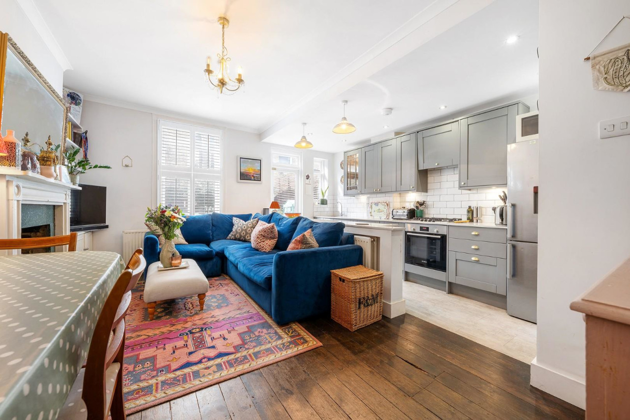 Yukon Road, SW12