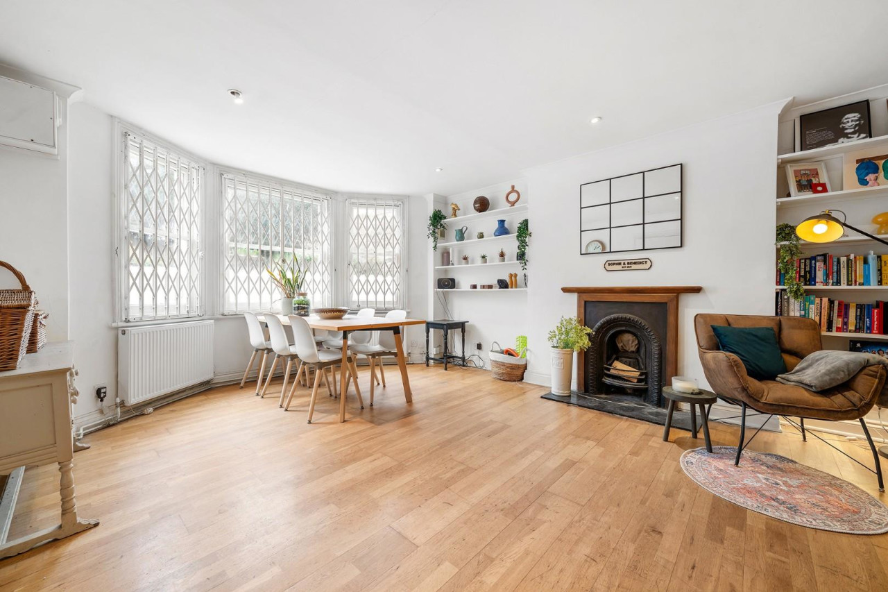 St. Saviour's Road, SW2