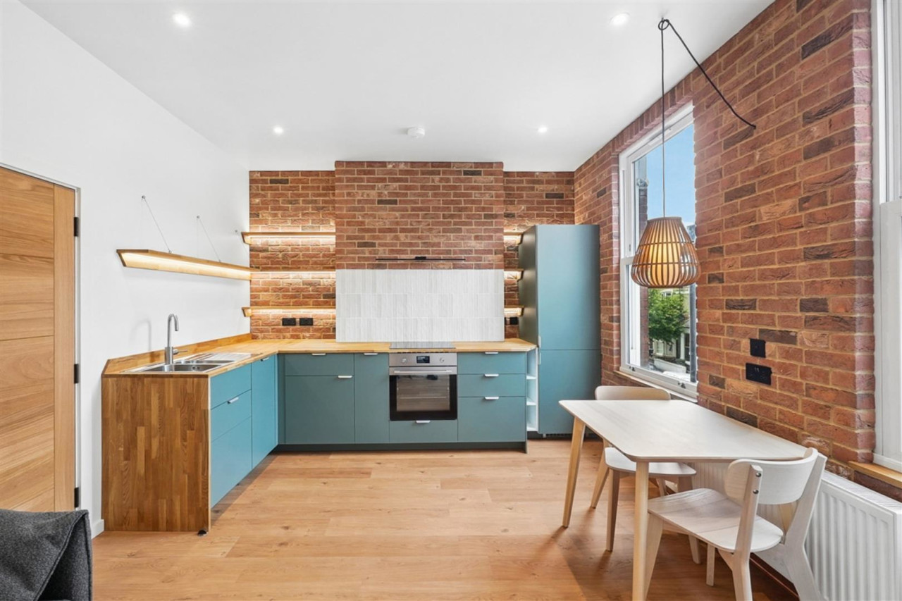 Morrish Road, SW2