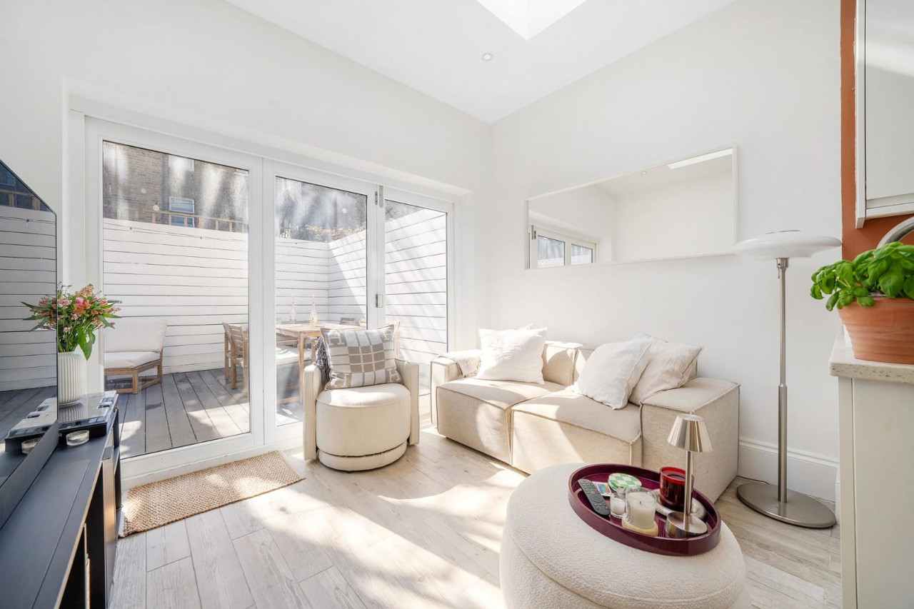 Saltoun Road, SW2