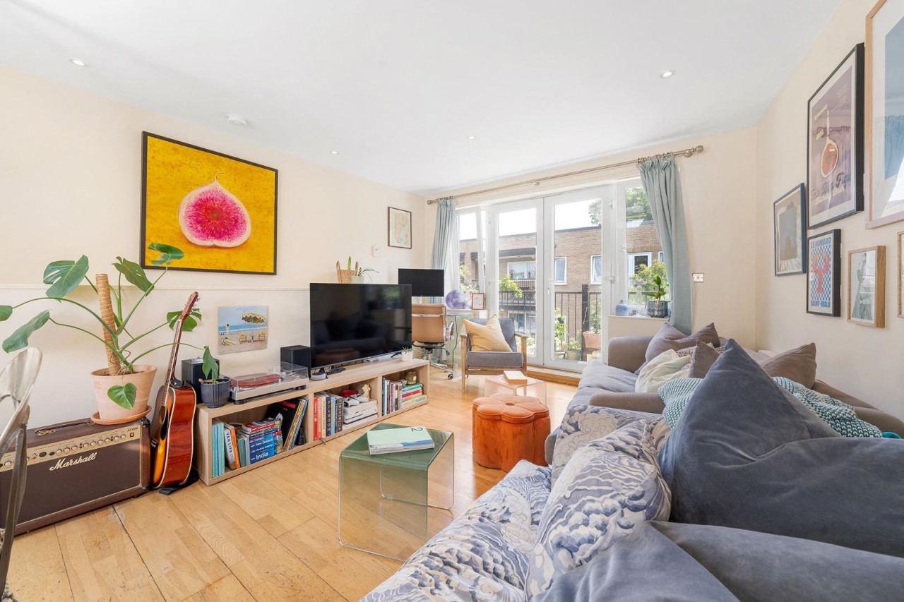 Dewey Lane, SW2