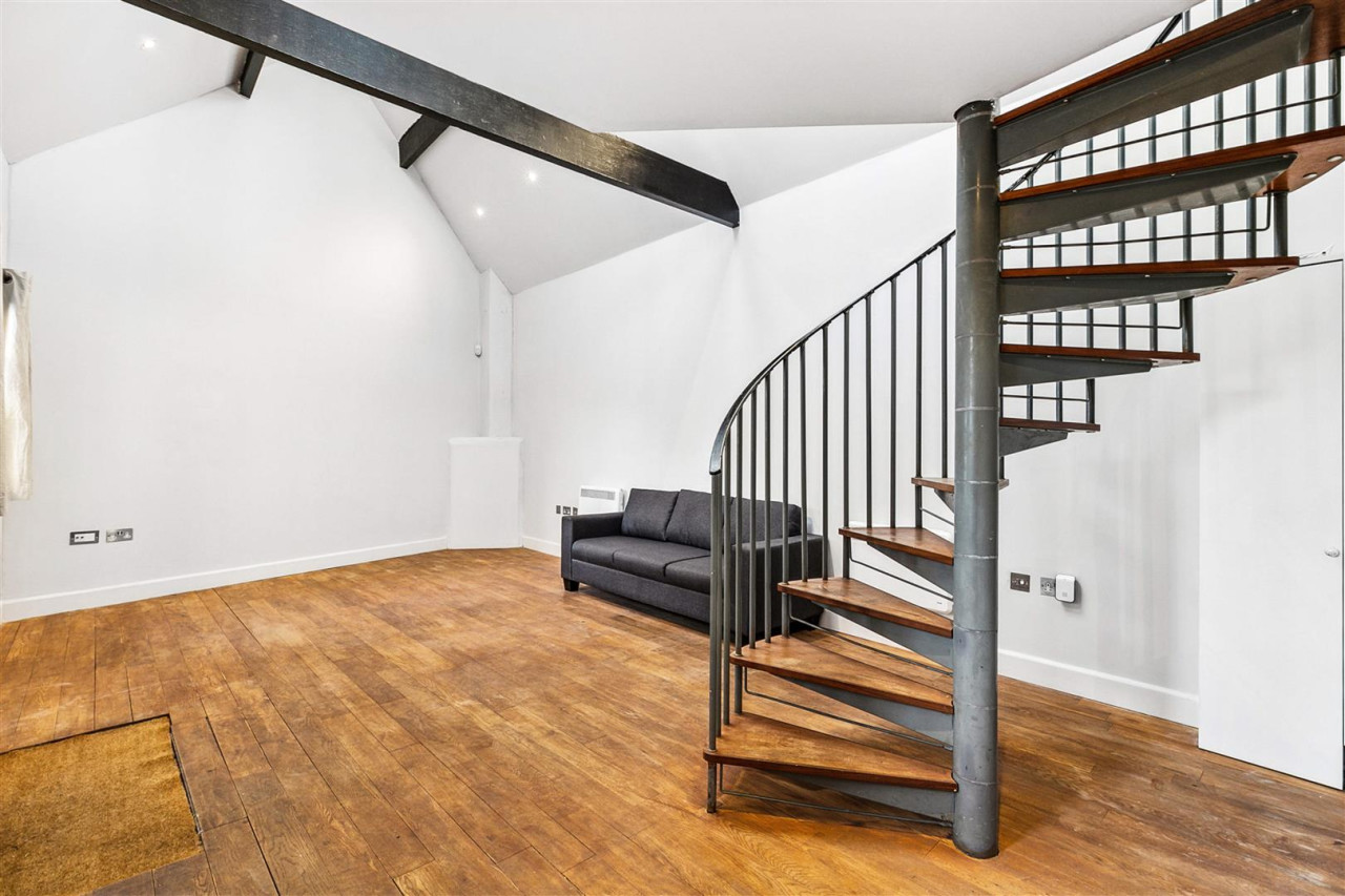 Howletts Road, SE24