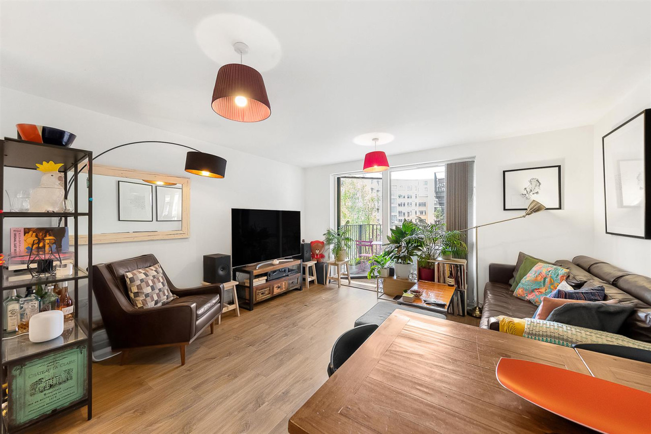 Milles Square, SW9