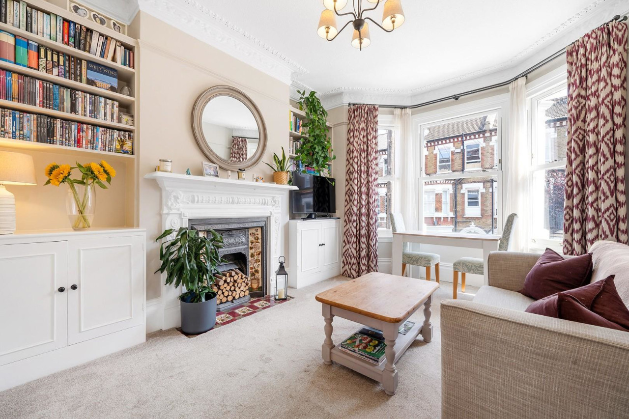 Tremadoc Road, SW4