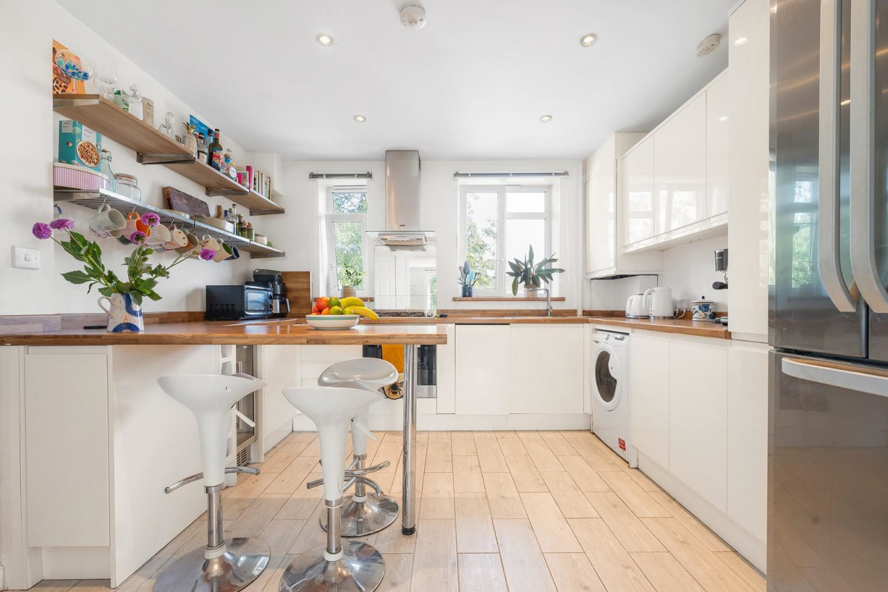 Weir Road, SW12
