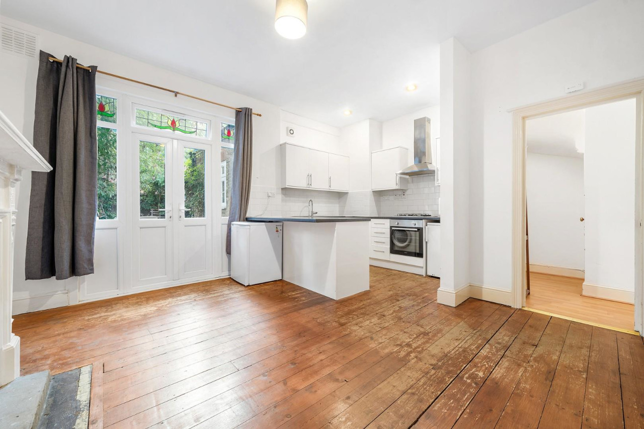 Beverstone Road, SW2