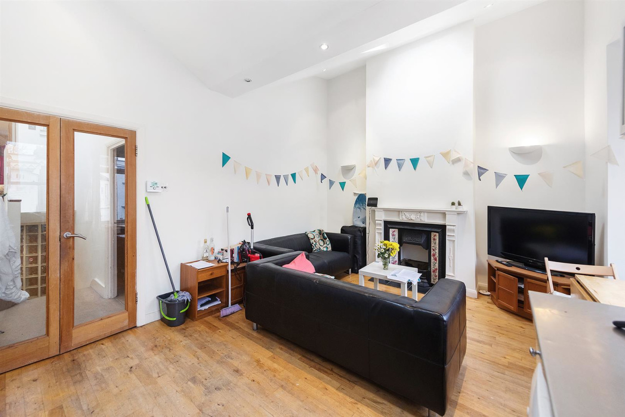 Medora Road, SW2