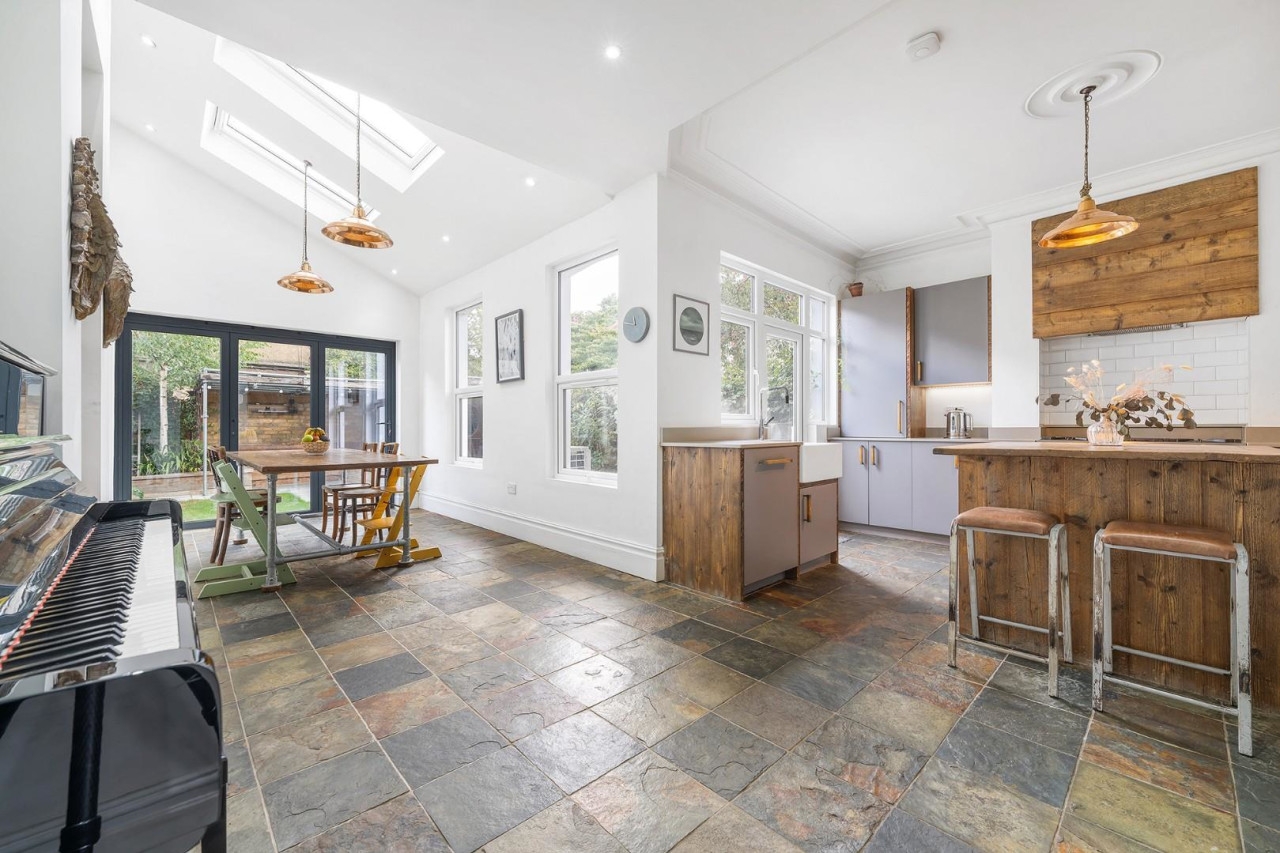 Hayter Road, SW2