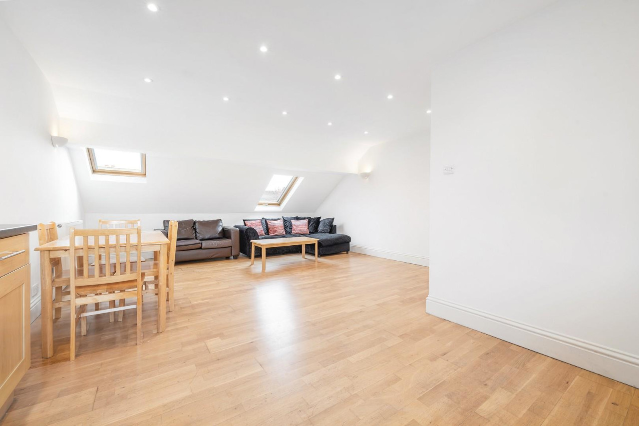 Narbonne Avenue, SW4