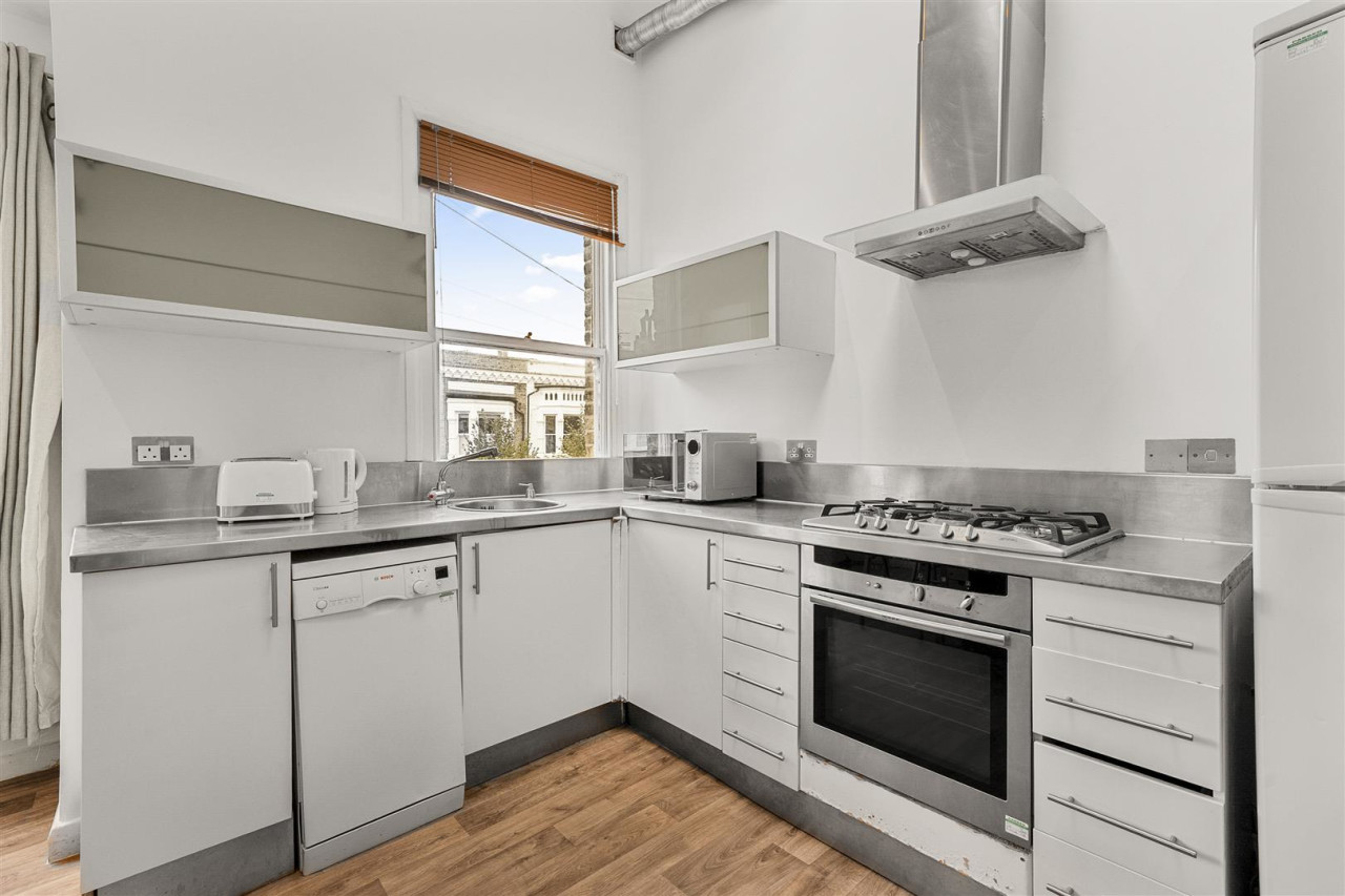 Medora Road, SW2