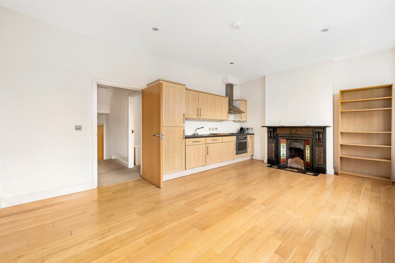 1 Howletts Road, SE24
