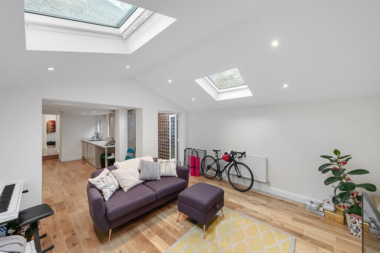 Santley Street, SW4