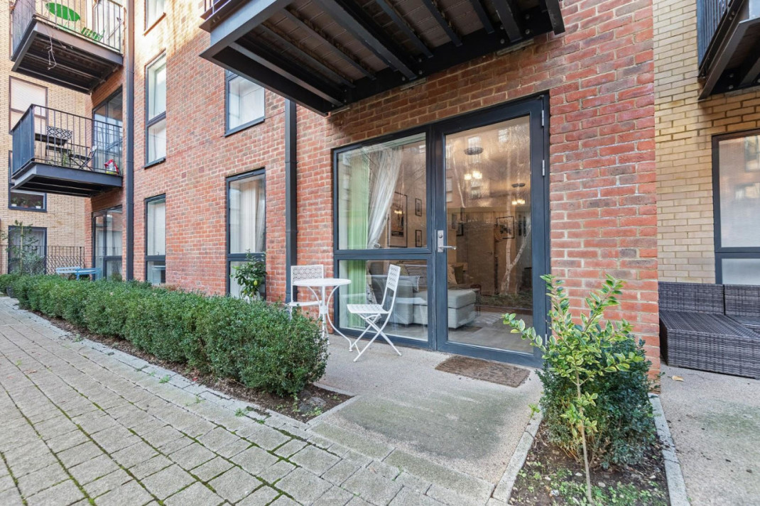 Flat for sale on Carney Place, SW9, Ref 29417126 Keating Estates