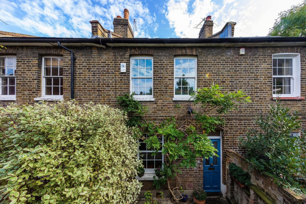 Properties for sale near Wimbart Road, SW2 Keating Estates
