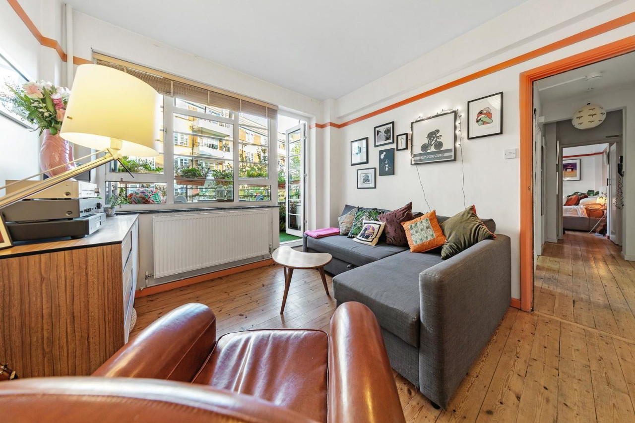 Flat for sale on Dumbarton Court, SW2, Ref 30018917 Keating Estates