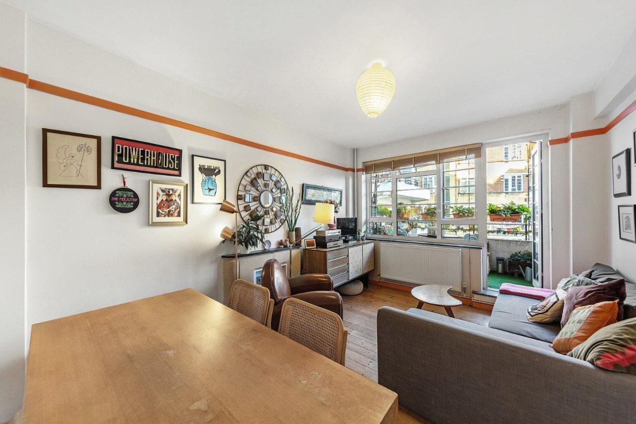 Flat for sale on Dumbarton Court, SW2, Ref 30018917 Keating Estates