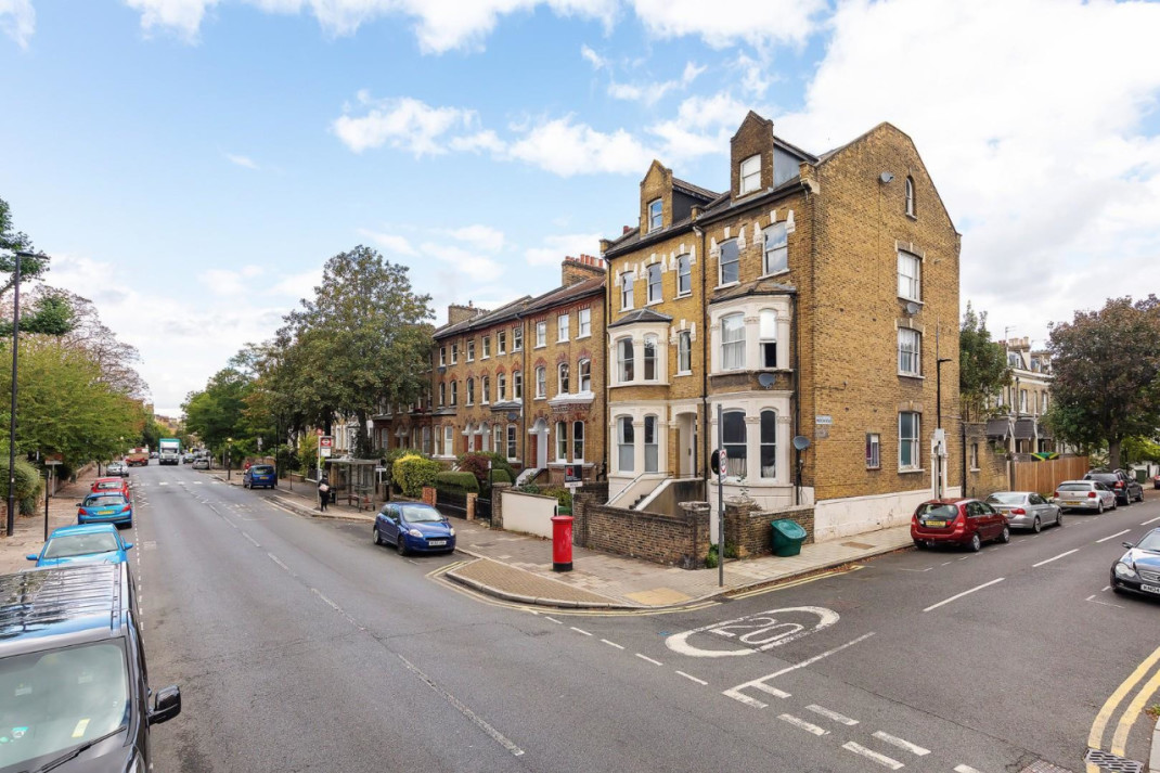 Flat for sale on Dulwich Road, SE24, Ref 30110517 Keating Estates