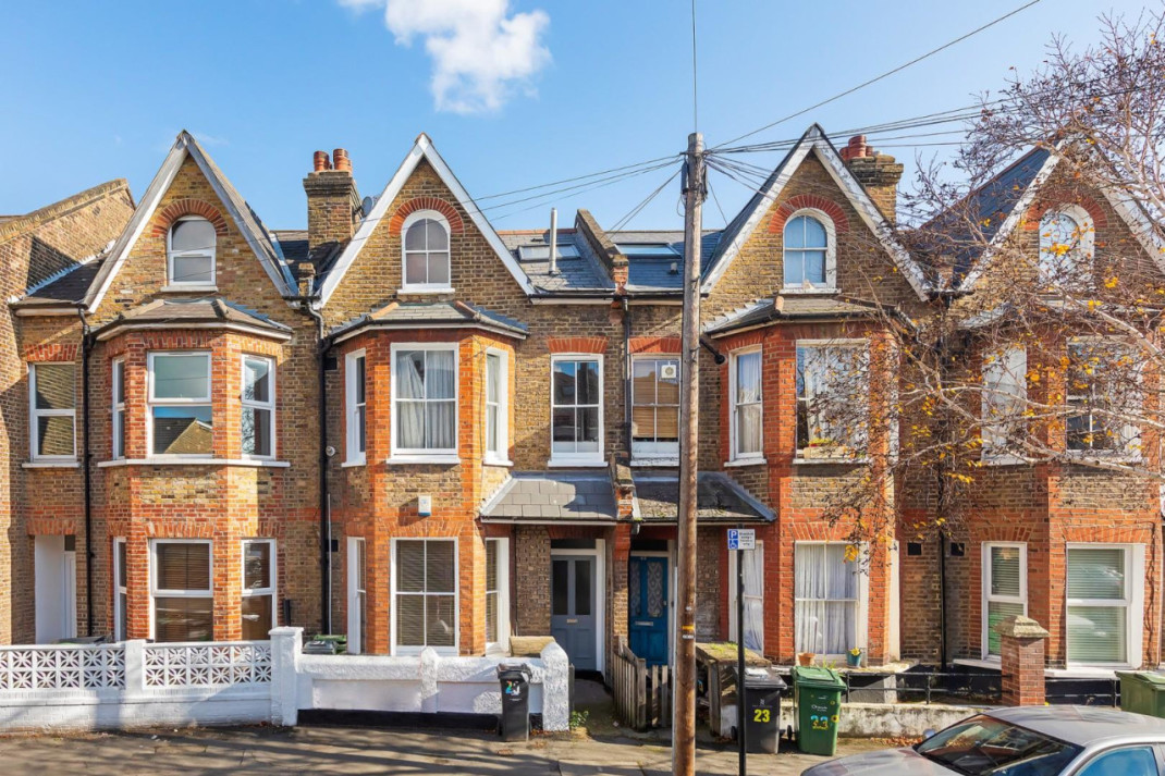Flat for sale on Glenelg Road, SW2, Ref 30806584 Keating Estates
