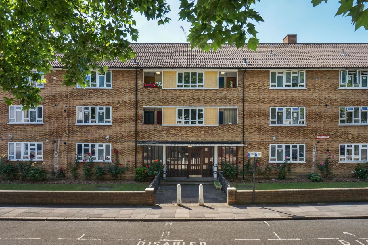 Flat for sale on Trinity Gardens, SW9, Ref 30869852 Keating Estates