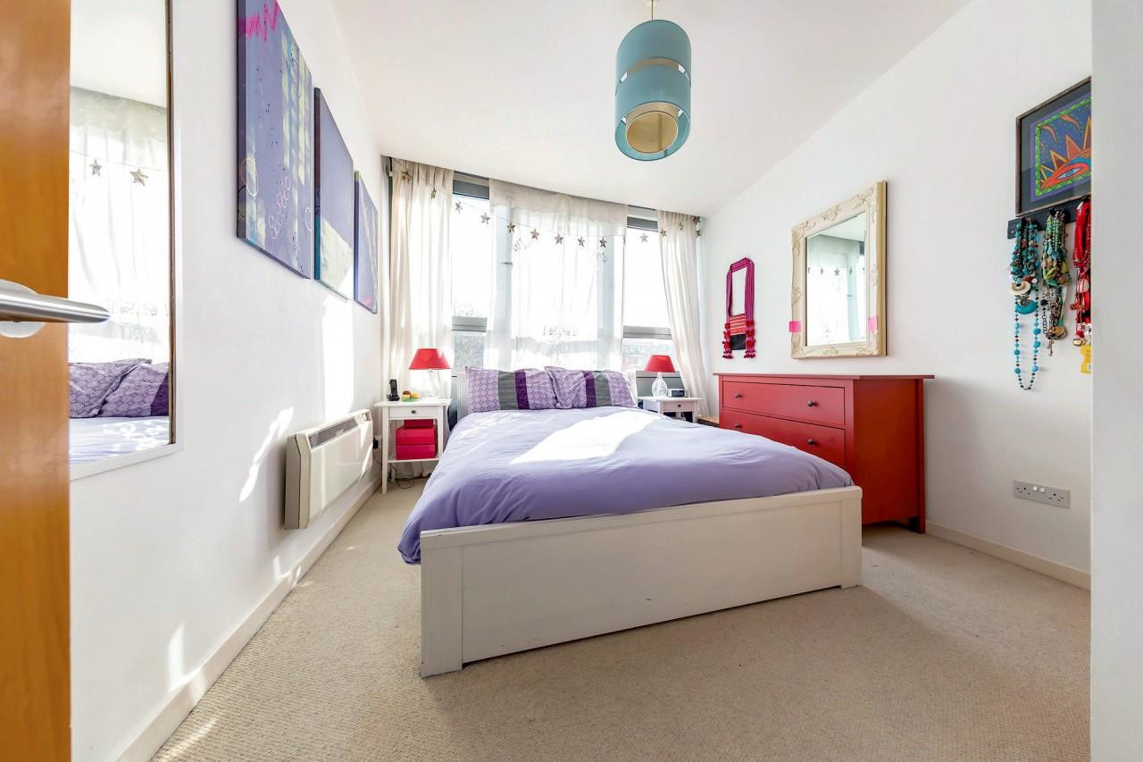 Flat for sale on Courtenay House, New Park Road, SW2, Ref 29092209
