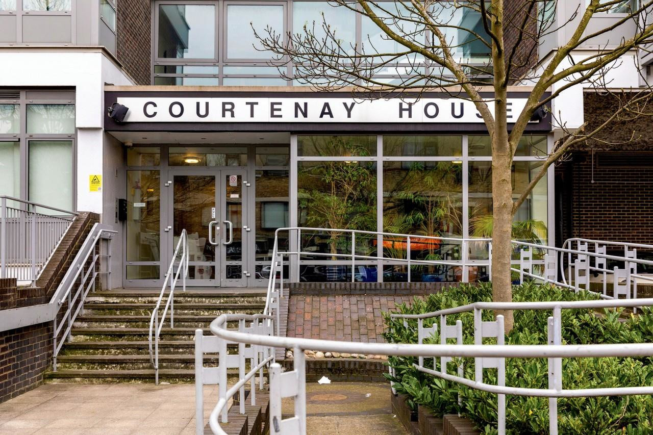 Flat for sale on Courtenay House, New Park Road, SW2, Ref 29092209